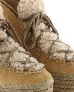 Bota baja borreguito en serraje camel Creta