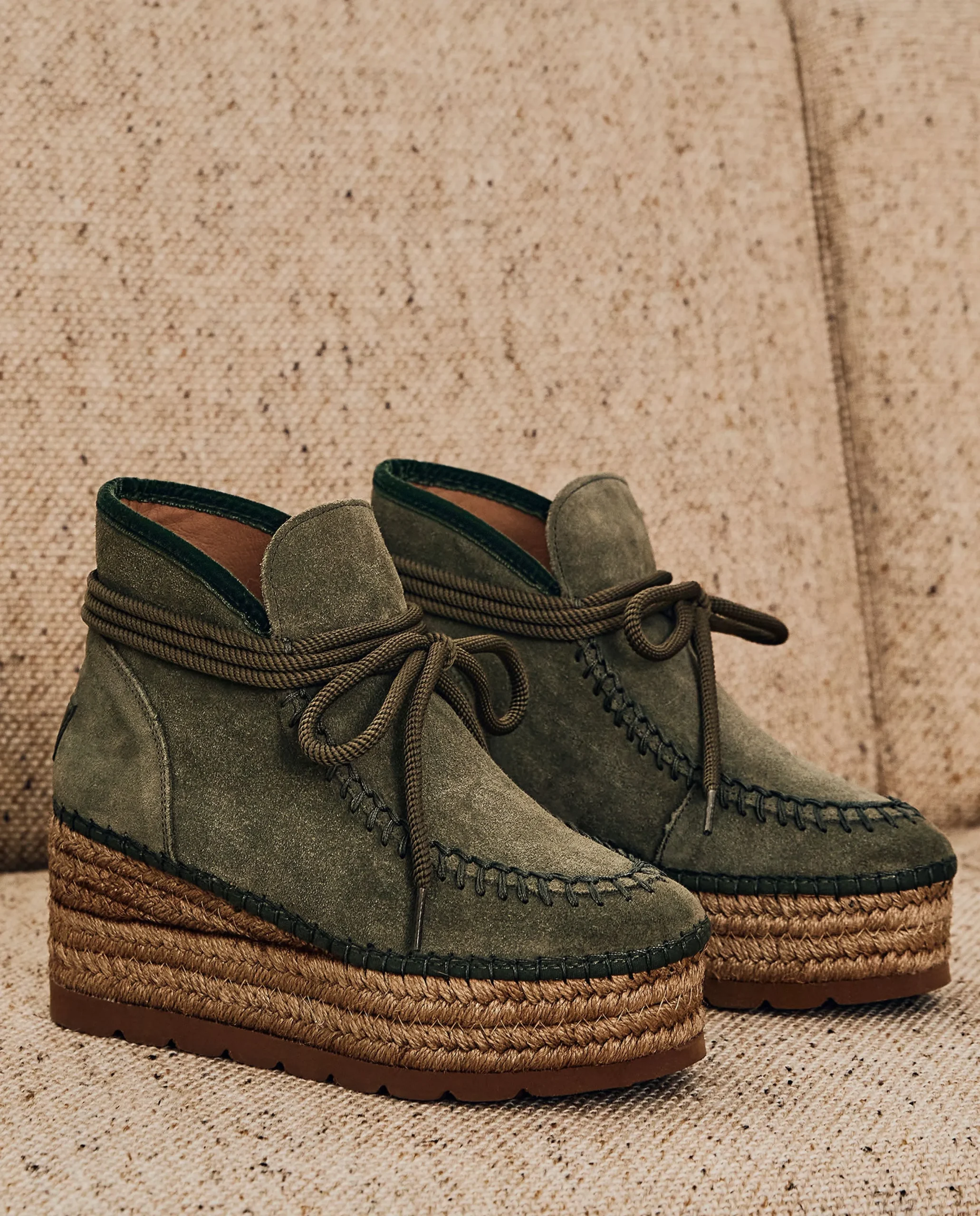 Bota baja en serraje kaki Creta