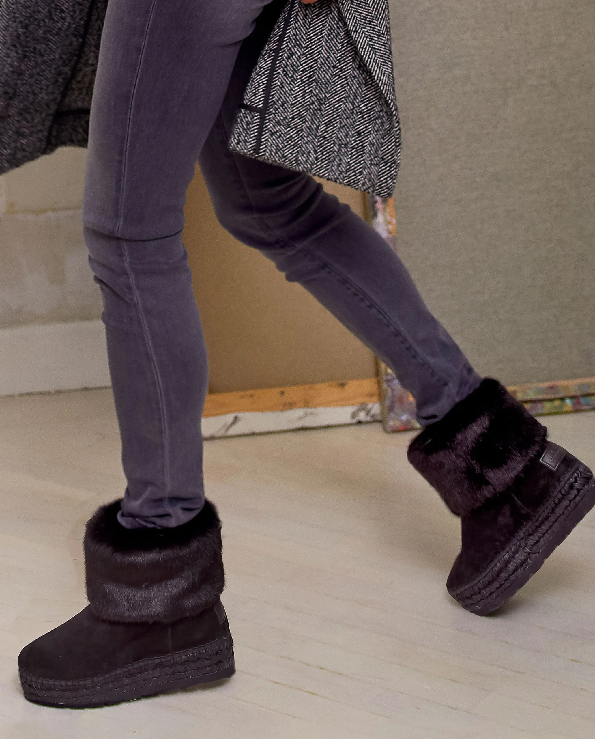 Bota baja en serraje negro Merce Doble