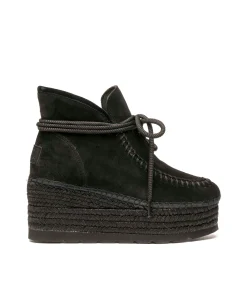 Bota baja en serraje negro Creta