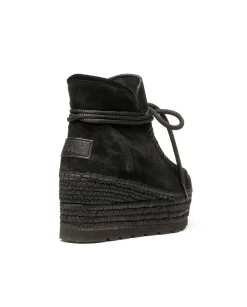 Bota baja en serraje negro Creta