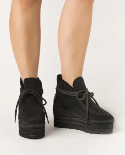 Bota baja en serraje negro Creta