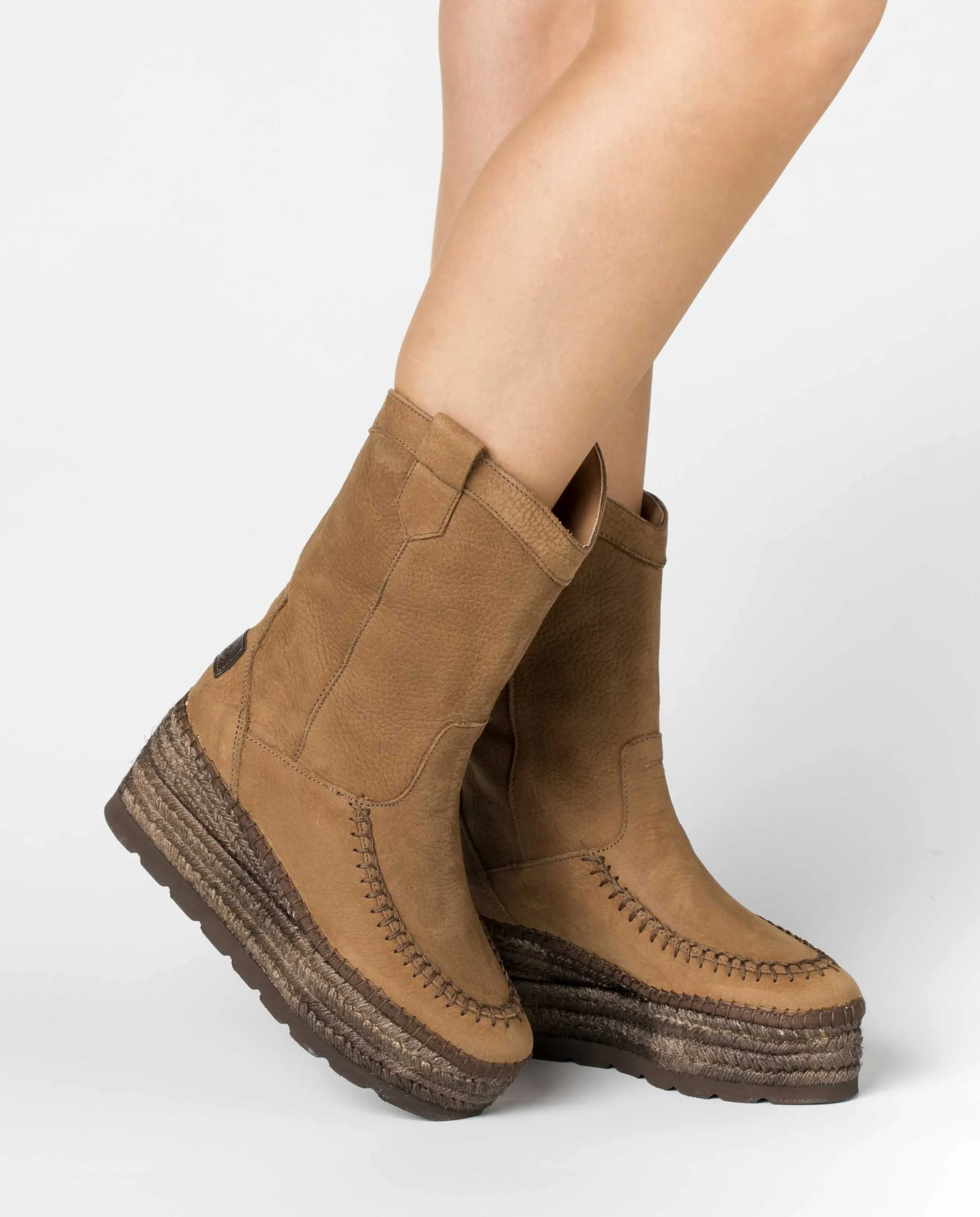 Bota Cowboy en nobuk tierra Creta