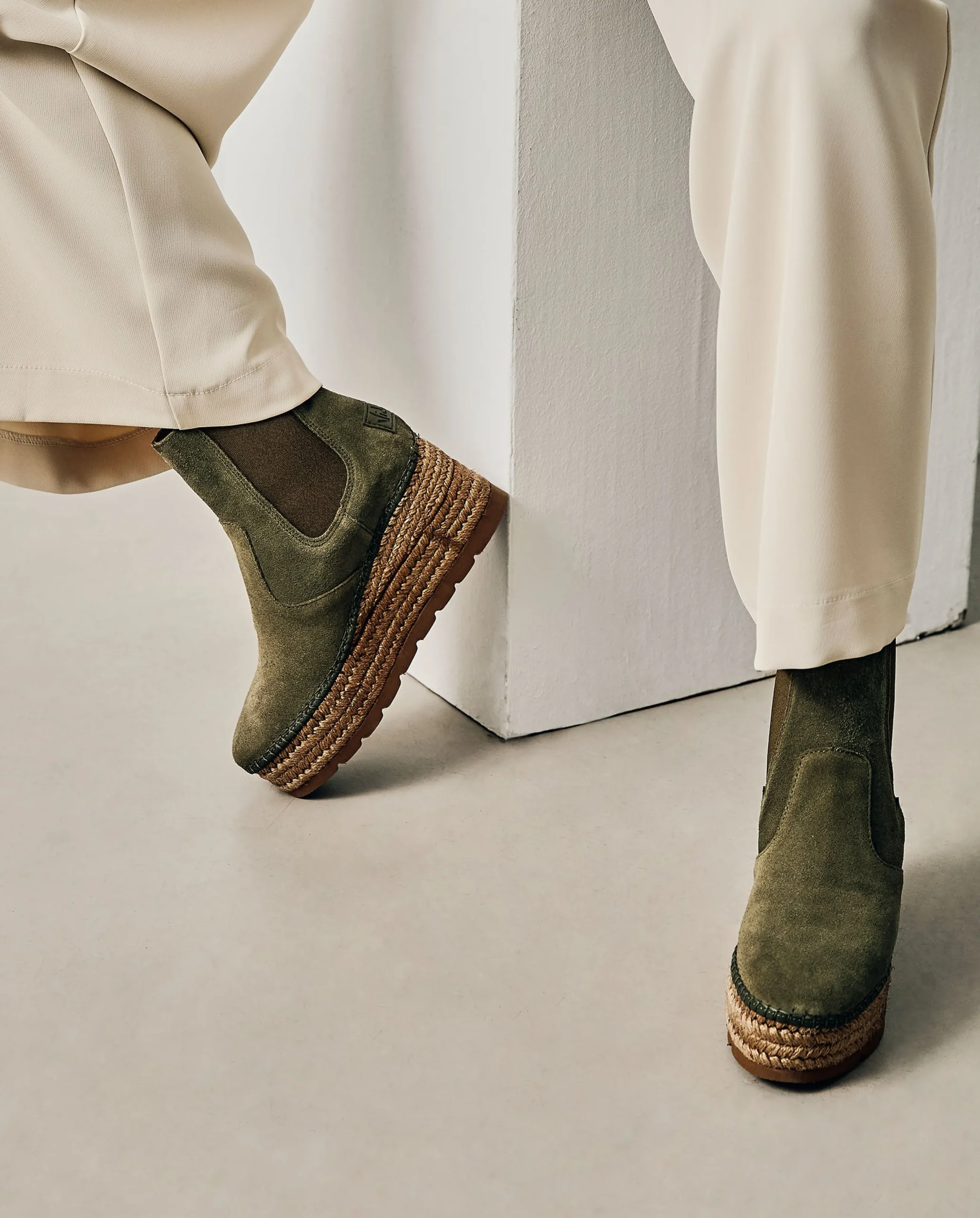 Botin Chelsea en serraje kaki Creta