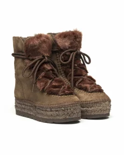 Botin con pelo en serraje taupe Merce Doble