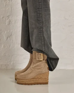 Botin hebilla en serraje arena Tilo 5