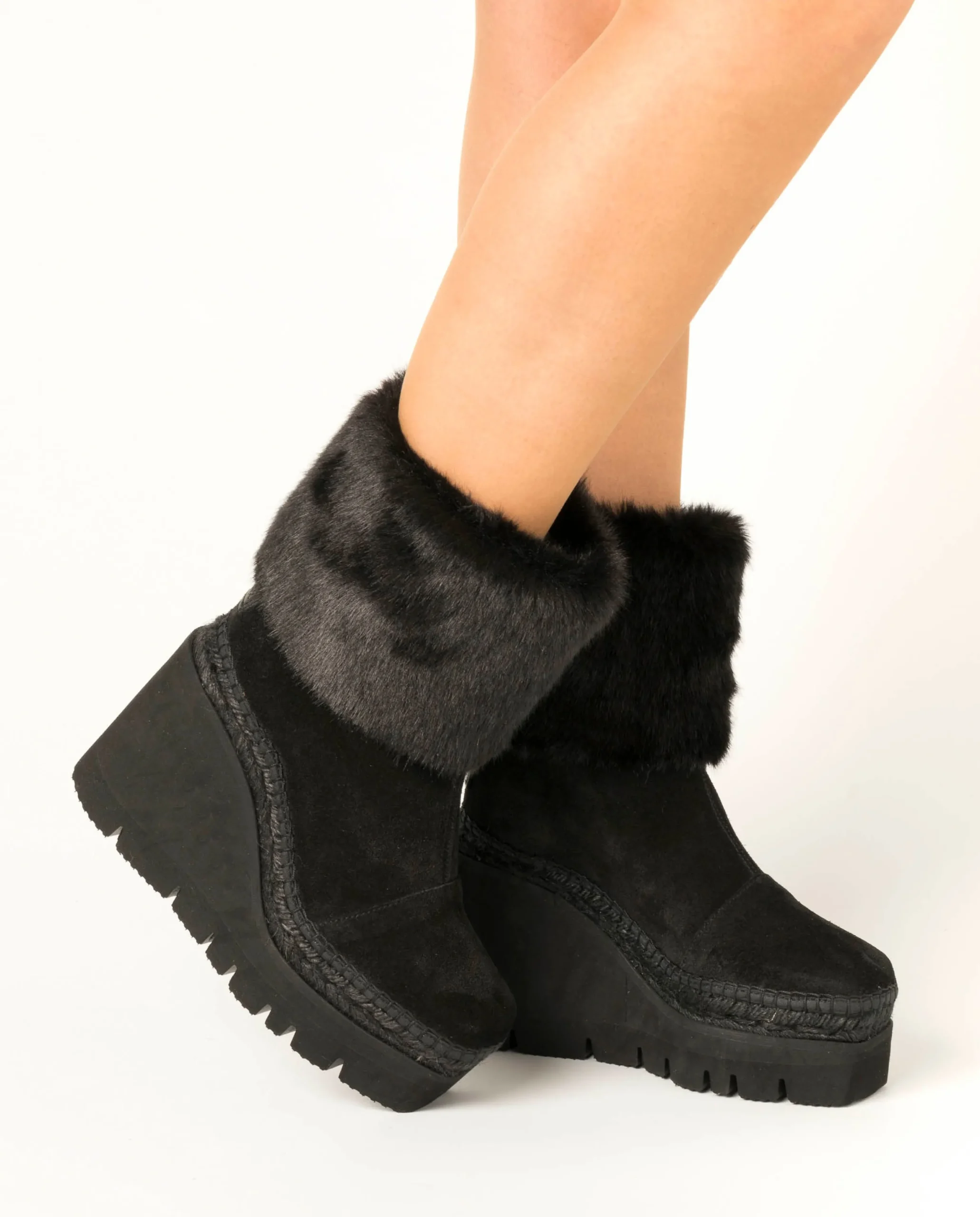 Botin pelo en serraje negro Puma