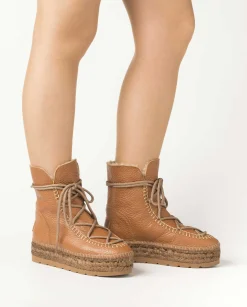 Botin plataforma en bost camel Merce Doble