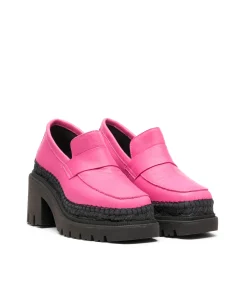 Mocasín de tacón en velvet fuxia Panteta