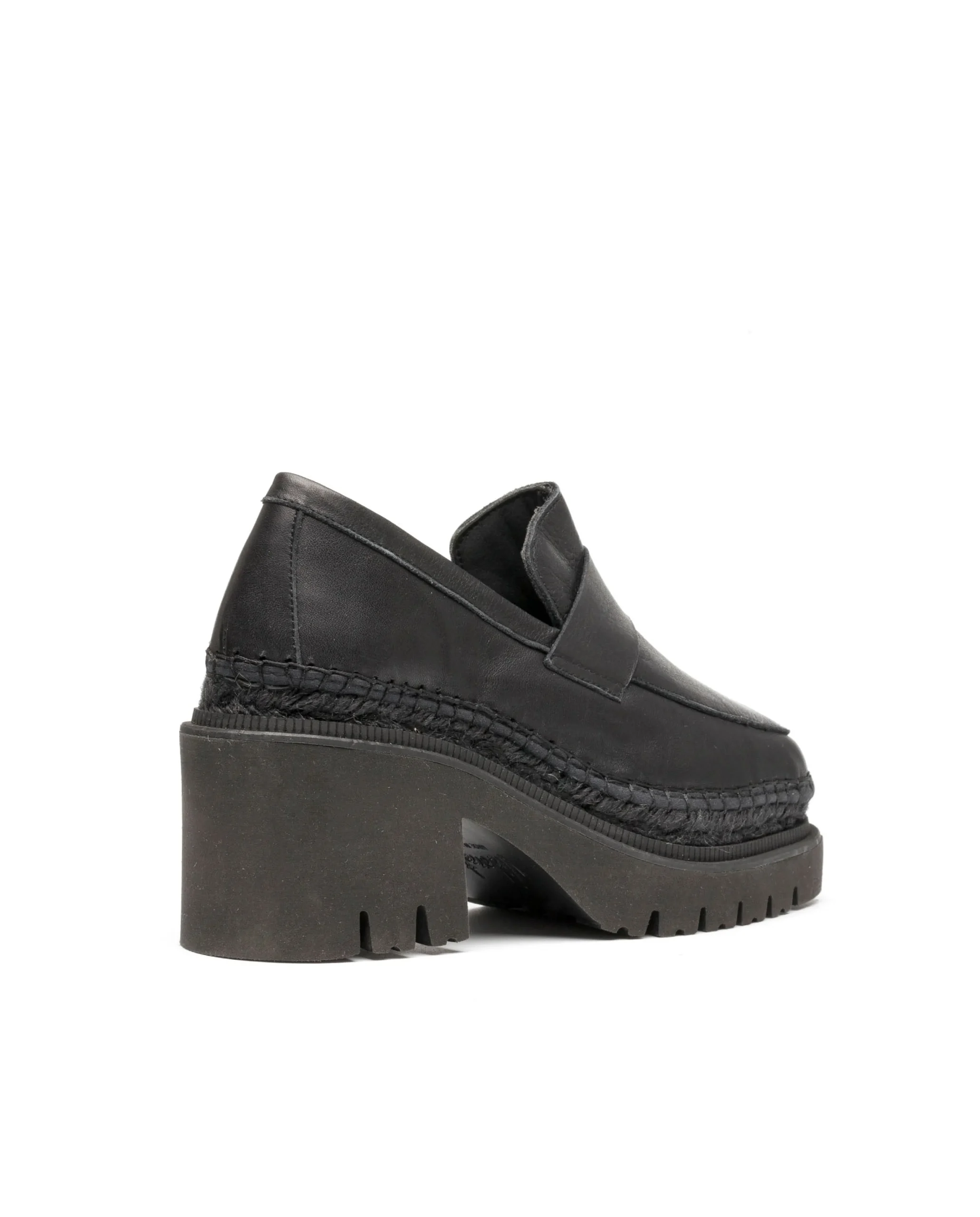 Mocasín de tacón en velvet negro Panteta