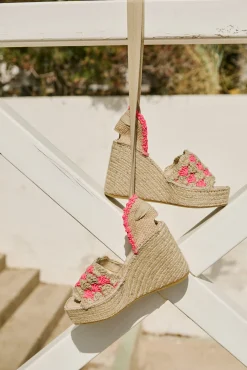 Sandalia cintas en ganchillo fluor fuxia