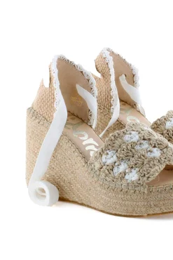 Sandalia cintas en ganchillo fluor blanco