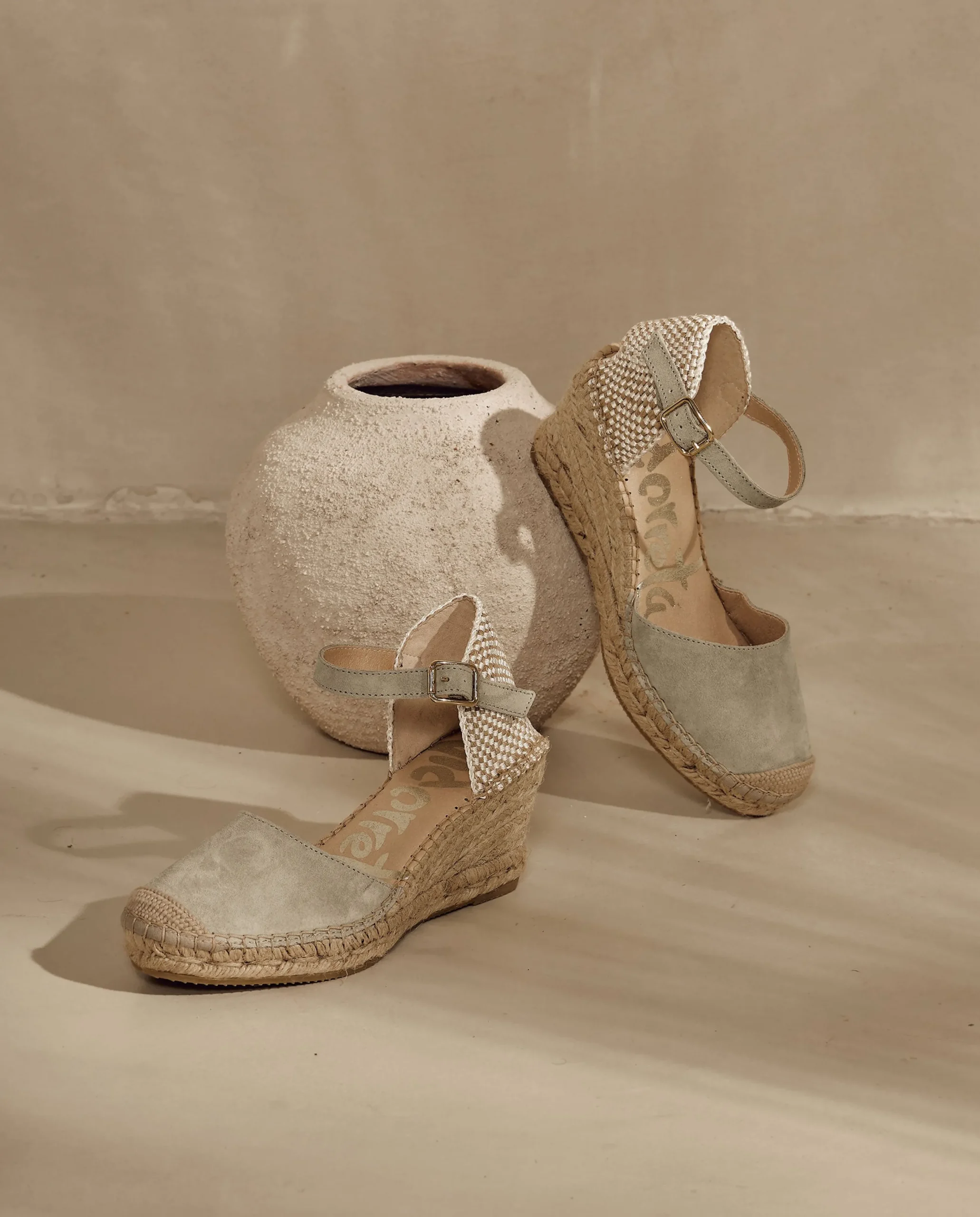 Sandalia en serraje agua claro Clavel