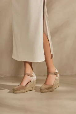 Sandalia en serraje arena oscuro Tilo 7