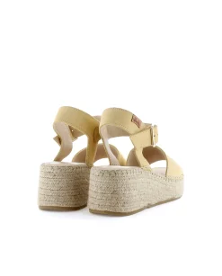 Sandalia hebilla en serraje limón Vinci