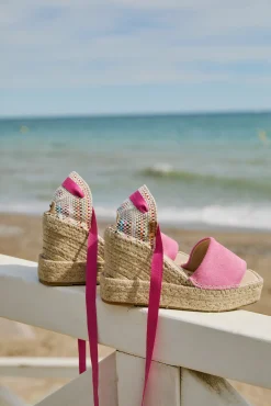 Sandalia traba serraje frambuesa