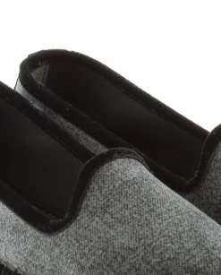 Slipper en terciopelo negro Pitiusa