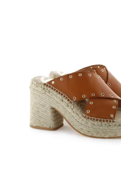 Zueco cruzado vaquetta cuero