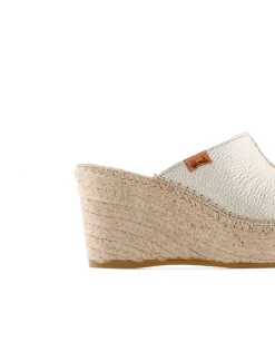 Zueco en napa metal dorado Dominica