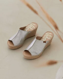 Zueco napa metal plata Dominica