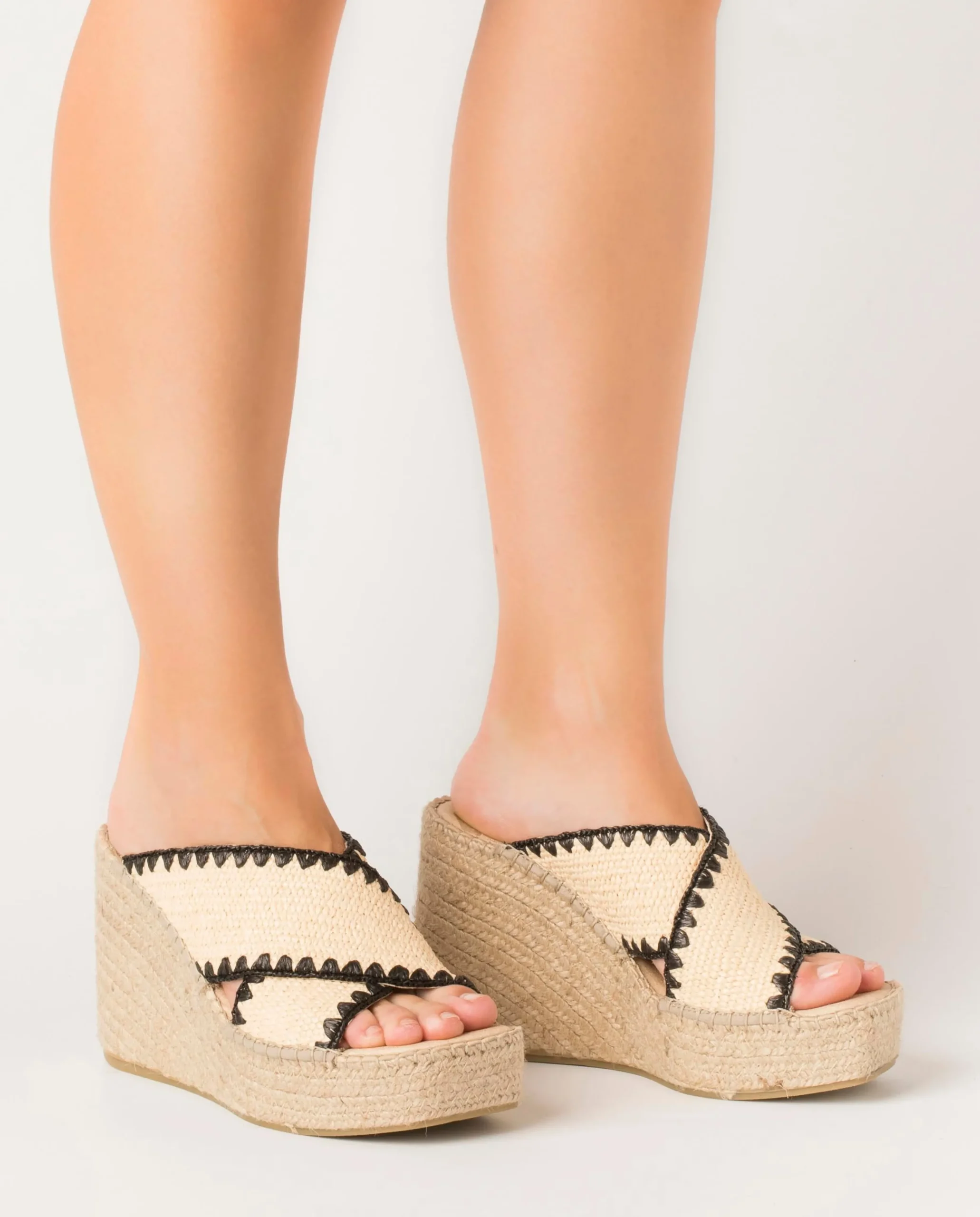 Zueco rafia crudo Monet